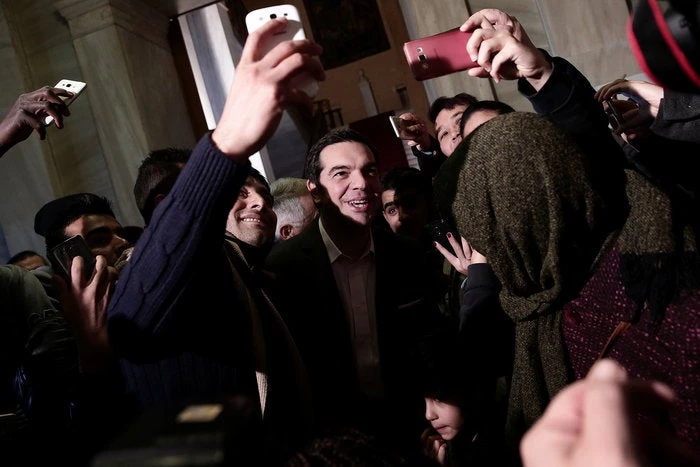 Ανοίγει ο “ασκός του Αιόλου” – Η Κυβέρνηση επιχειρεί μαζικές ελληνοποιήσεις – Φοβάται την συντριβή ο Τσίπρας – Ερχεται αλλοίωση αποτελέσματος